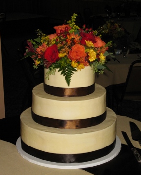 3 Tier Ivory Buttercream with Fresh Fall Florals 0784